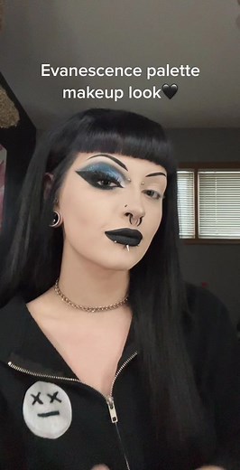 Evanescence Palette Makeup Tutorial 🖤