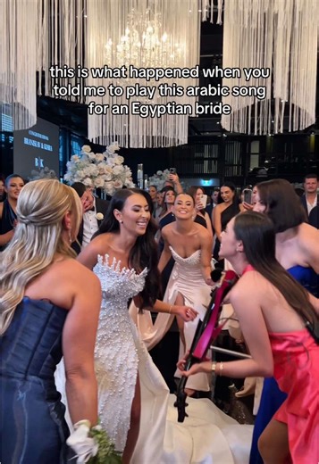 Arabic Wedding Songs: Violinist Serenades Egyptian Bride | Wedding Music