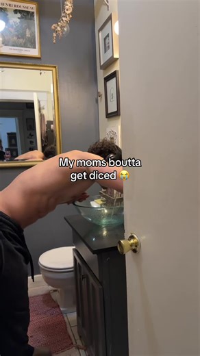 elvoa (@not.voa)’s video of mom at the mall
