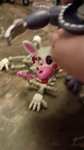 Withered Bonnie vs Mangle