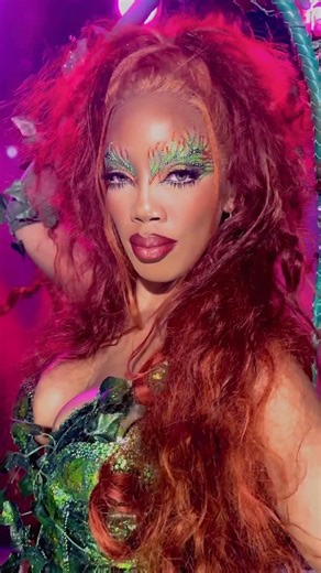 D ÉJ A Z H A N É on Instagram: "DIY Poison Ivy Inspired Costume! here’s how I made mine 😍 #diyhalloweencostume #poisonivy #halloweencostumeideas #poisonivycosplay #blackpoisonivy #poisonivycostume #dallasinfluencer"