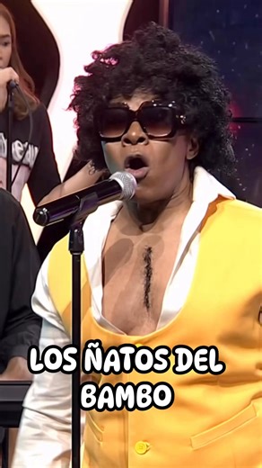 A él se lo da con pollo, y a mí me lo da pelado | El Show De Raymond y Miguel