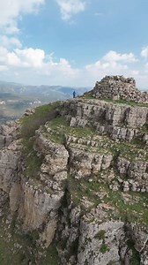 📍Nuraghe Is Cangialis (Nurri) Viviamo nel paradiso terrestre....non permettiamo che tutto questo venga devastato a causa della speculazione energetica camuffata da "transizione". Facciamoci sentire tutti, Sardi di nascita e Sardi di adozione ❤️ NO ALLA DETURPAZIONE, DEVASTAZIONE E SPECULAZIONE ENERGETICA!!! . . . . . 🎥 di Fabrizio Pinna @fabrizio_bibi_pinna . . #sardegna_mia_ #sardegnamia #sardegna #archeologia #cerdeña #sardinia #cagliari #cagliari #lasardegnaoltrealmare #archeology #fabrizio
