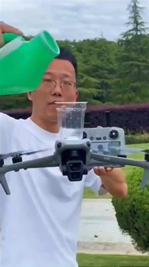 Olyan professzionális drónt keresel, amely könnyen kezelhető, mégis filmes minőségű felvételeket készít? Ismerd meg az AirView Pro 4™ drónt, amellyel lenyűgöző felvételeket készíthetsz… még akkor is, ha most repülsz először 🚁✨ Az AirView Pro 4™ tudása: ✅ Hasselblad 100MP kamera – tökéletesen éles fotók ✅ 6K 60fps videó Infinity 360° stabilizálással ✅ 4 óra repülési idő 2 akkumulátorral ✅ Akár 2 km hatótáv stabil jellel ✅ Akadályelkerülő szenzorok, éjszaka is működnek ✅ Automatikus felszállás vi