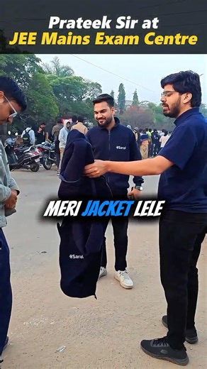 Prateek Sir at JEE Mains 2026 Exam Centre 🥹 Shocking Reaction 😱 #shorts #esaral #jee2026 #iit #jee