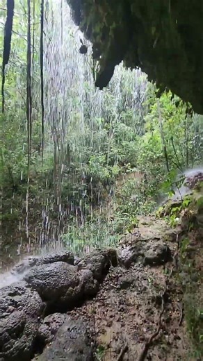 Explorando cascadas en San Sebastian, Puerto Rico. Www.turisteandoenpuertorico.co