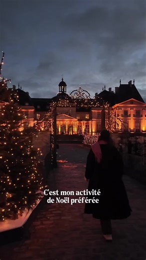 Le Grand Noël du château de Vaux-le-Vicomte a ouvert ses portes et ses une véritable “maison des rêves” 🎄❤️ Infos : 15/11/25 au 04/01/26 Réservation obligatoire Tarif plein 23,90€ Tarif réduit 18,90€ Accès en rer navette depuis la gare le week-end depuis Paris Projection sur la façade 18h-18h30-19h Patinoire 5€ par personne Promenade en calèche de 14h à 18h Invitation #noel #vauxlevicomte #xmas #grandnoel noël - fêtes de fin d’année - christmas - décembre - château - activité Noël