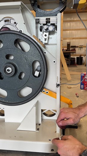 Who else loves assembling new tools? 🙋🏻‍♂️ Putting together the new Formula S 440p from @SCM North America was a good tkme. This machine is amazing! #woodworking #tools #engineering #diy #carpenter