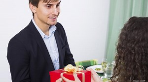 What to bring when you're invited to someone's home