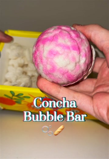 #lush bubble bar review ✨ concha bubble bar is so sweet and zesty! It smells of lime, orange and cinnamon 🍋‍🟩🍊 @Lush Cosmetics North America • Affilate Link: https://friends.lush.com/a/ libralushie • #friendsoflush #lushcosmetics #concha #bathtok
