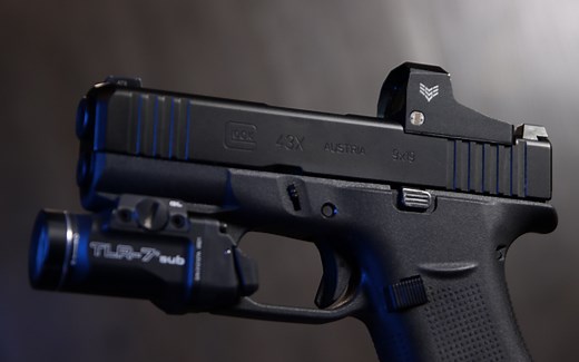 6 Best Glock 43X Light Options [Railed & Non-Railed]