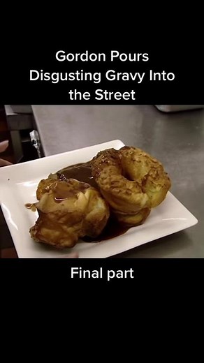Gordon Pours Disgusting Gravy Into the Street #gordonramsay #kitchennightmares #gravy