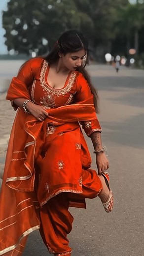 Hot & Sexy Indian Girls Models 🇮🇳 | Backup:- @chocolate.and.strawberries 🍫🍓 🔹️ ➡️ Folow @barberhoodofficial ⬅️ 🔹️ 🔹️ 👩🏻Credit :- navusandhuonly 📸📽 :- Dm for credit 🔸️ 🔸️ TURN... | Instagram