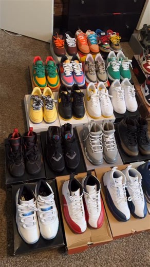 @itsmunyun_ on Instagram: "How to start a shoe collection 101:"