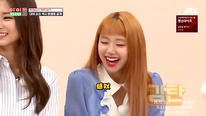 TWICE成员Momo现场跳《TT》，用性感的舞蹈展现出来，不愧是舞蹈机器