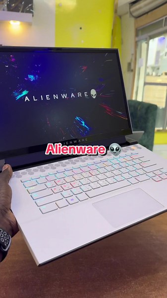 Alienware M15 R3 Intel Core i9-10980HK 10th Gen | 15 FHD 144Hz | 32Go DDR4 | 1To SSD NVMe | Nvidia GeForce RTX 2080