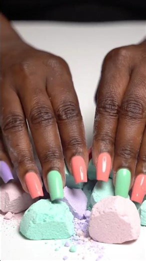“Crushing Baking Soda Pastel ASMR 😍 (So Satisfying!)”
