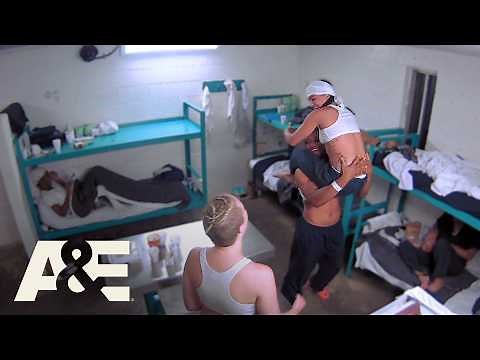 RECAP: Fight Erupts in Men's Pod & a Participant Falls in Love | 60 Days In (S4, E5)
