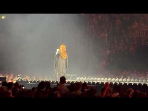 Florence + The Machine @ O2 Arena Prague