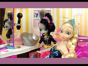 Anna and Elsa Fun Makeover at Rapunzel's Hair Salon! Haircut # 1 Barbie Haircut Toys In Action