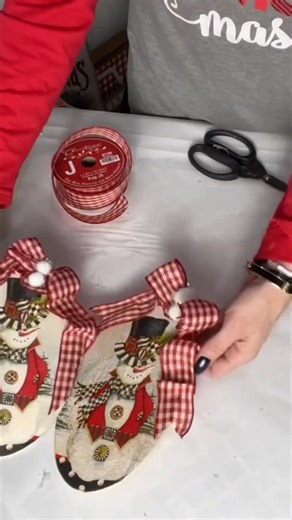 Let’s create the cutest Dollar Tree snowman sign⛄❄️#christmasinjuly | Olivia's Romantic Home DIY