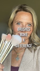 ✨ Discover the magic of brush application the type of brush you choose can dramatically transform your cream makeup coverage. Apply with a fluffy brush for a light, airy finish, effortlessly feathering the product into the skin for that natural glow. Then, see the difference when switching to a dense brush, applying the cream with a stippling technique for a flawless, full-coverage look. The right tools can elevate your makeup game to a whole new level!Ready to elevate your beauty routine? 💖 Do