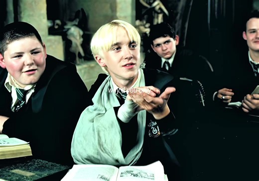 why’d you only ever phone me when you’re high? #dracomalfoy #dracotok #harrypotter #tomfelton #dracotiktok Draco Malfoy Dracotok Harry Potter scp: malfqy.aep