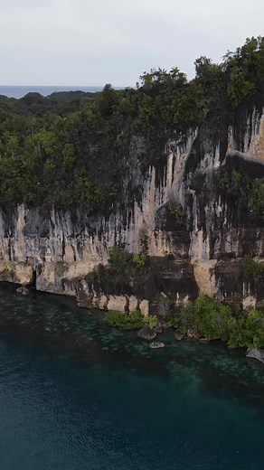 Celebrate Talk Like a Pirate Day 🏴‍☠️ with Sharktooth Island from @scriveningspress Scrivenings.link/sharktoothIsland AVAILABLE in paperback, eBook, and on #KindleUnlimited #CleanFiction #KU #ChristianFiction #novellacollection #talklikeapirateday Susan Page Davis Linda Fulkerson Deborah SprinkleElena Hill | Scrivenings Press
