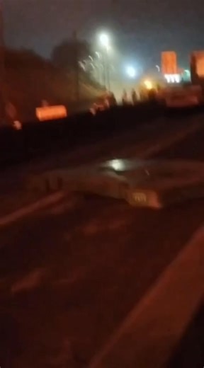 Truck crash claims driver’s life on the N3 – MEC Duma calls for caution A tragic accident occurred this evening, Sunday, 14 September, on the N3 near Peacevale and Cliffdale when a truck collided with five cars before catching fire. Sadly, the truck driver died at the scene. No other injuries have been reported at this stage. The N3 northbound is currently closed as Fire and Emergency Services work on clearing the scene. Motorists are urged to drive cautiously and expect delays. MEC for Transpor