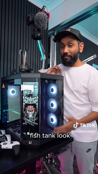 Hyte Y70 PC Case Review: Beautiful but Bulky