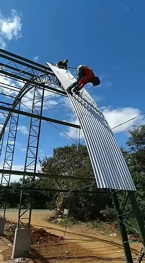 Os vídeos de Robson Rener (@robsonrenerled) com Don't Stop the Rock - Freestyle