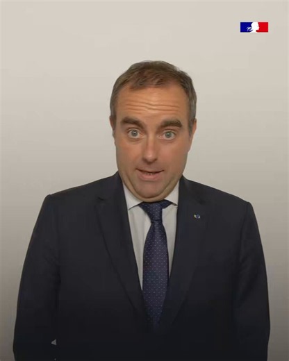 Comme l’électricité hier, comme Internet il y a trente ans, l’intelligence artificielle change déjà nos vies.Le temps des expérimentations est terminé. J’ai décidé d’accélérer la transformation de l’État :→ un assistant conversationnel souverain commun pour tous les agents publics ;→ un assistant santé public sur Ameli d’ici la fin de l’année ;→ une nouvelle plateforme pour faciliter l’accès aux données publiques ;→ 655 M€ supplémentaires investis dans l’intelligence artificielle via France 2030