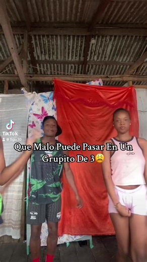 El Desamor en un Grupito de 3: Reflexiones y Memes