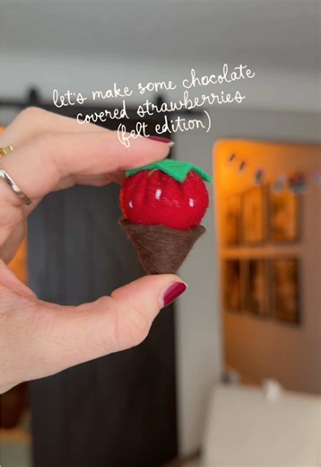 Now I want to make a million more of these DIY felt chocolate covered strawberries to give to all my friends too. It’s been so fun making my preschoolers first Valentines for her little friends and I fear I may be addicted to felt food crafts now. 🥹🍓 IB: @MM has a great strawberry tutorial and I just added the outside chocolate! #diyvalentines #valentinescrafts #valentines #feltfood #feltcraft