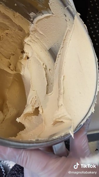 The magic of Magnolia Bakery: buttercream icing 🧁