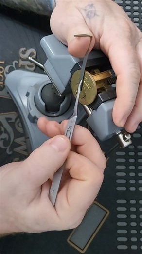 Lock Picking Deadbolt McTickler @SeeStuDo #tagyoureit #covertinstruments #lockpicking