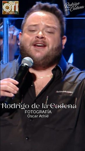 Fotografía (Oscar Athié) - Rodrigo de la Cadena - 50 Aniversario Festival OTI Teatro de la Ciudad 1