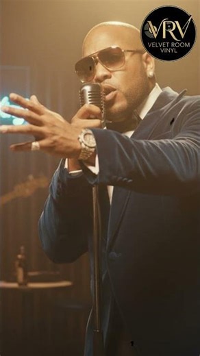 Low (Apple Bottom Jeans) Flo Rida (1950s Retro Cover) Velvet Room Vinyl Remix