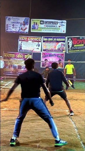 #outdoorbadminton #badmintonhighlights #badmintonlovers #badmintonindonesia #trickshots #shorts #bwf
