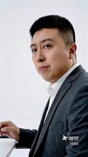 130多条新闻Ai总结:明明大盘行情分化得厉害，AI 板块却在逆势疯涨，到底是为啥？其实主要还是政策在给科技领域加码，算力和半导体的利好消息一直在落地。不过也得留个心眼——关税和地缘风险都来了，外贸、能源这类板块还是尽量避开吧。#财经 #财经成长计划 #财经新闻 #财经新闻解读