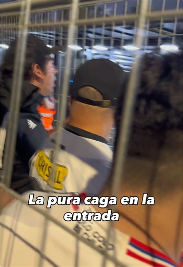 Arreglen los torniquetes po oee 🏳️🏴🤟🏻 - - - - - - - - - - - - - - - #colocolo #gb #cacique #futbolchileno #udechile