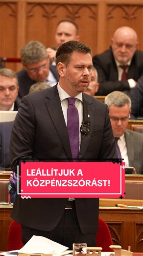 Ma az Országgyűlésben egy fideszes képviselő kérdezett a közúti fejlesztésekről – érdemes volt ezért felidézni Lázár János egyik legsúlyosabb döntését. 2025-ben az M6-os autópálya üzemeltetését ugyanazon műszaki színvonal mellett 44 milliárd helyett 149 milliárd forintért adta a Mészáros Lőrinc és Szíjj László érdekeltségébe tartozó koncesszornak. Az ilyen pazarló, háromszorosan túlárazott szerződéseket visszavesszük, a megtakarított közpénzt pedig útépítésre és útfelújításra fordítjuk. A teljes