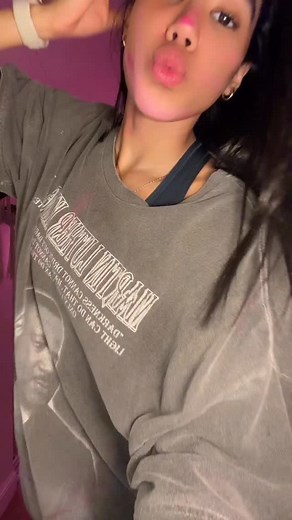 I got paint all over me | Isarette Cruz