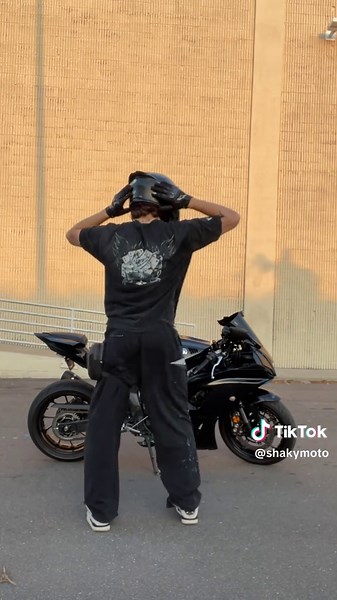 Biker Women: Empowering Female Cyclists on TikTok