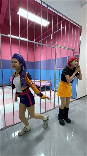 Las ventajas de ser delgado #kpopdemonhunters #cosplay #huntrix