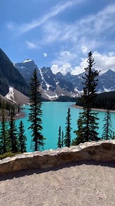 Is seeing this view of Moraine Lake on your to-do list this summer? Then this post is for you 👇 Personal vehicles are not permitted on Moraine Lake Road so booking a shuttle or guided tour is the only way to get there. If you know the date you are coming to Banff National Park, booking ahead is highly recommend to ensure you don't miss out. While 40% of the Parks Canada seats have sold out, the remaining 60% are released 48 hours prior to the departure date at 8am MST. Shuttles and tours sell o