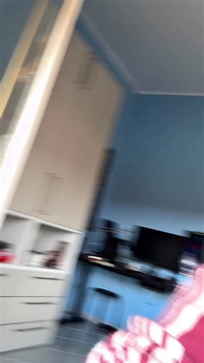 Davide Dalmonte on Instagram: "Who wants a tutorial on low notes next??⬇️ #whistle #singing"