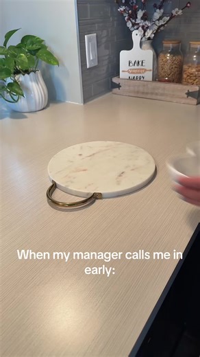 Easy healthy breakfast 😋🥣 #healthy #foodtiktok #oats #yummy #job #foodtok #worktok #relatable #breakfast #fyp