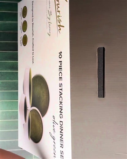 Unboxing elegance: The Olive Green Nourish 10-Piece Set 💚 Premium Melbourne-crafted porcelain – lustrous glaze, textured finish, built to last. Dishwasher, microwave & oven-safe luxury for every meal. Shop now → link in bio ✨ #TablewareByLuxury #NourishDinnerware #Unboxing #Dinnerware #Tableware