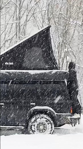 50cm Snowstorm Camping, Seriously? 🥶❄️ Can a Rooftop Tent & 270° Awning Survive?